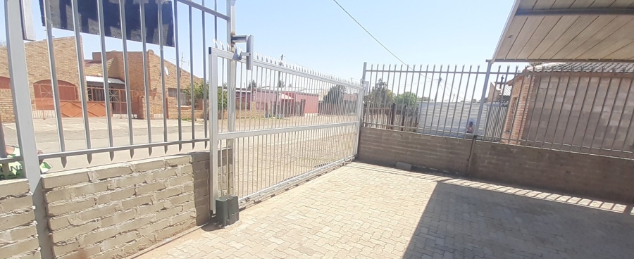 1 Bedroom Property for Sale in Botshabelo Free State